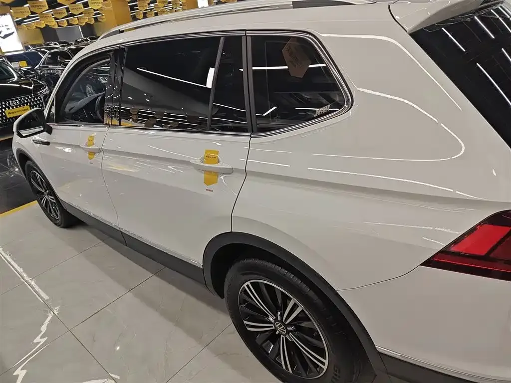 Volkswagen Tiguan L 2021 из CN, фото 7