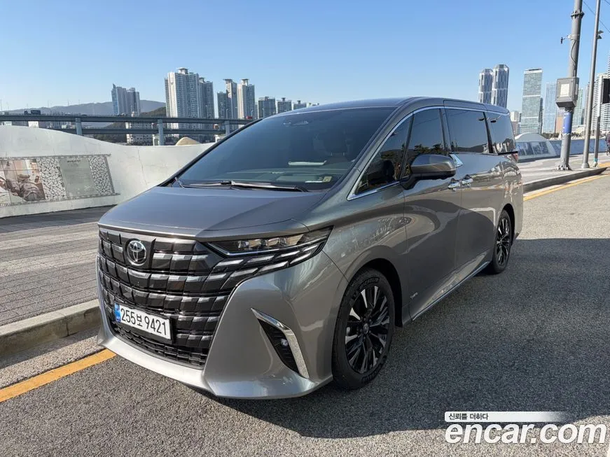 Toyota Alphard — фото 8