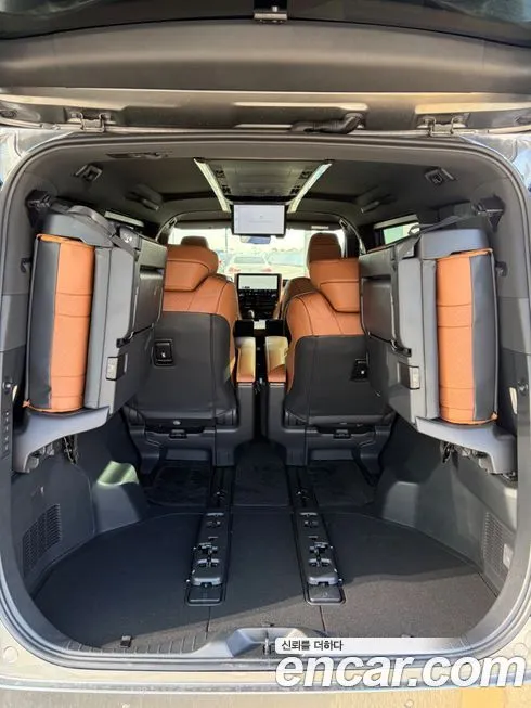 Toyota Alphard — фото 4