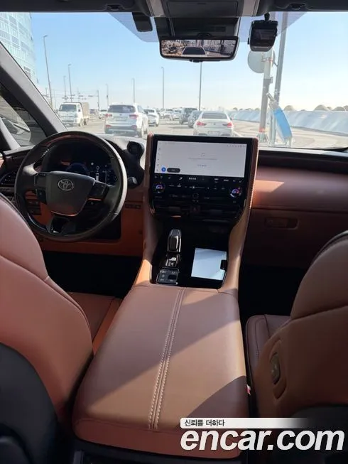 Toyota Alphard — фото 6