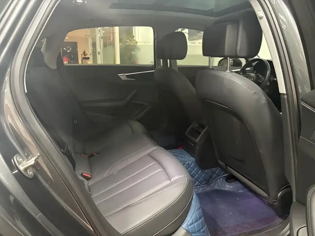 Audi A4L 2024 из CN, фото 7