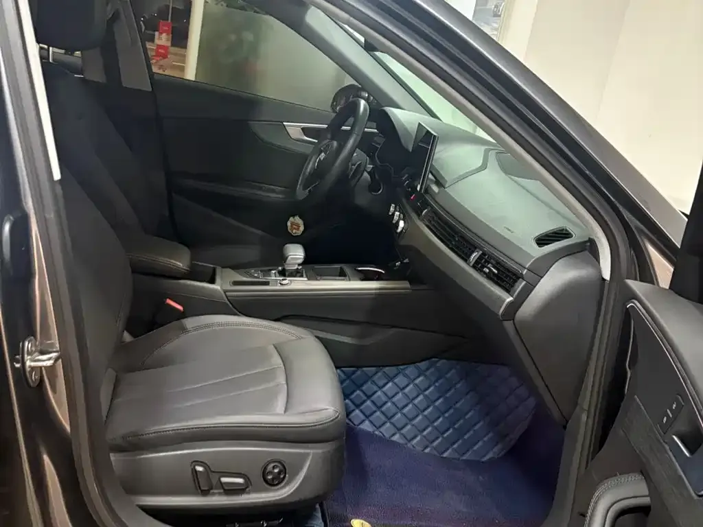 Audi A4L 2024 из CN, фото 6
