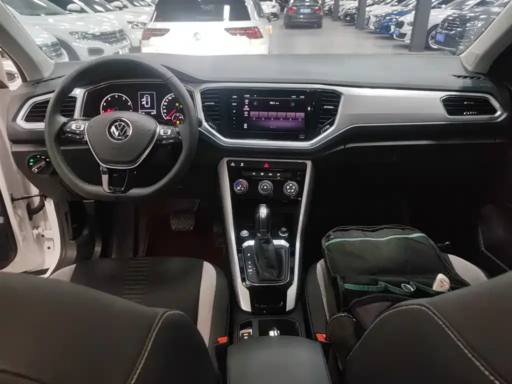 Volkswagen T-Roc 2023 из CN, фото 7