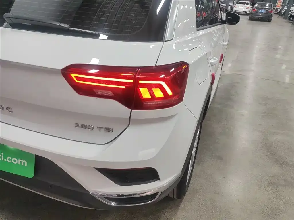 Volkswagen T-Roc 2023 из CN, фото 3