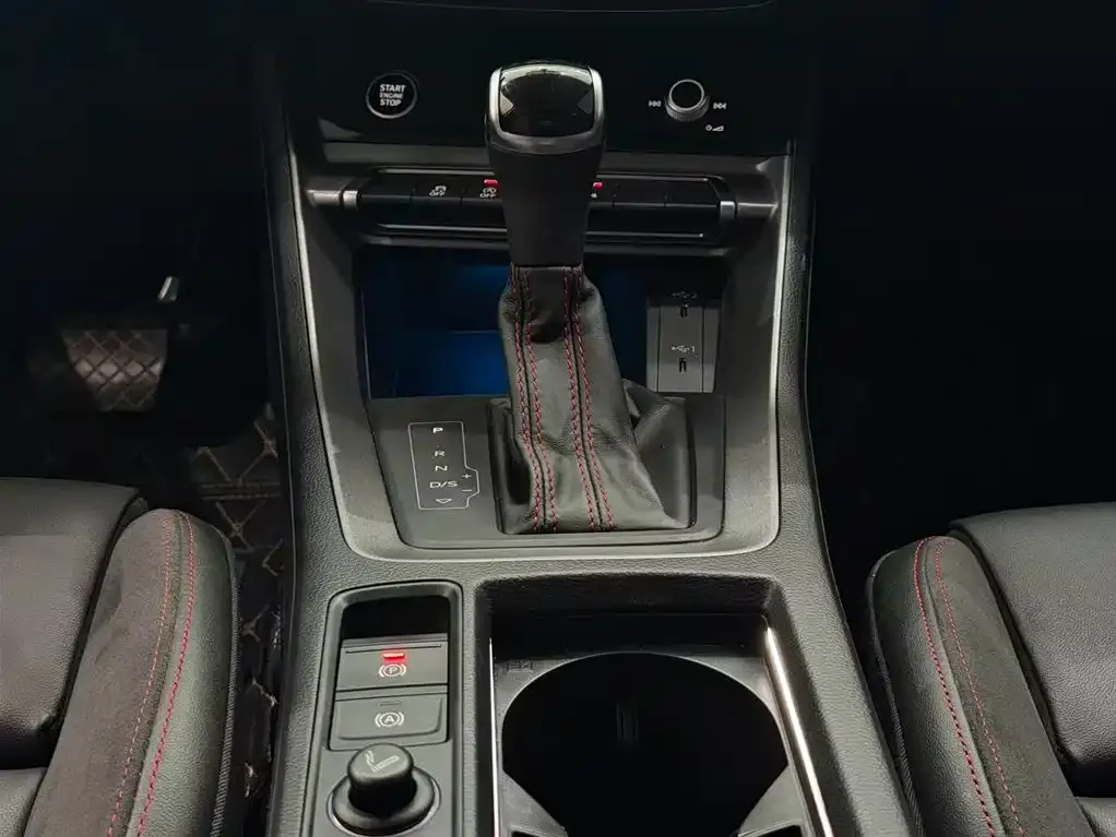 Audi Q3 Sportback — фото 10
