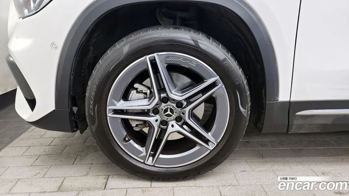 Mercedes-Benz GLA-Class — фото 8