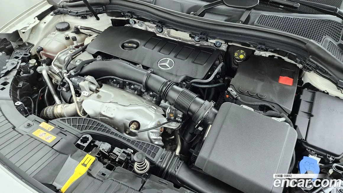 Mercedes-Benz GLA-Class — фото 10