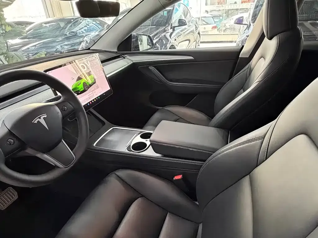 Tesla Model Y 2024 из CN, фото 4