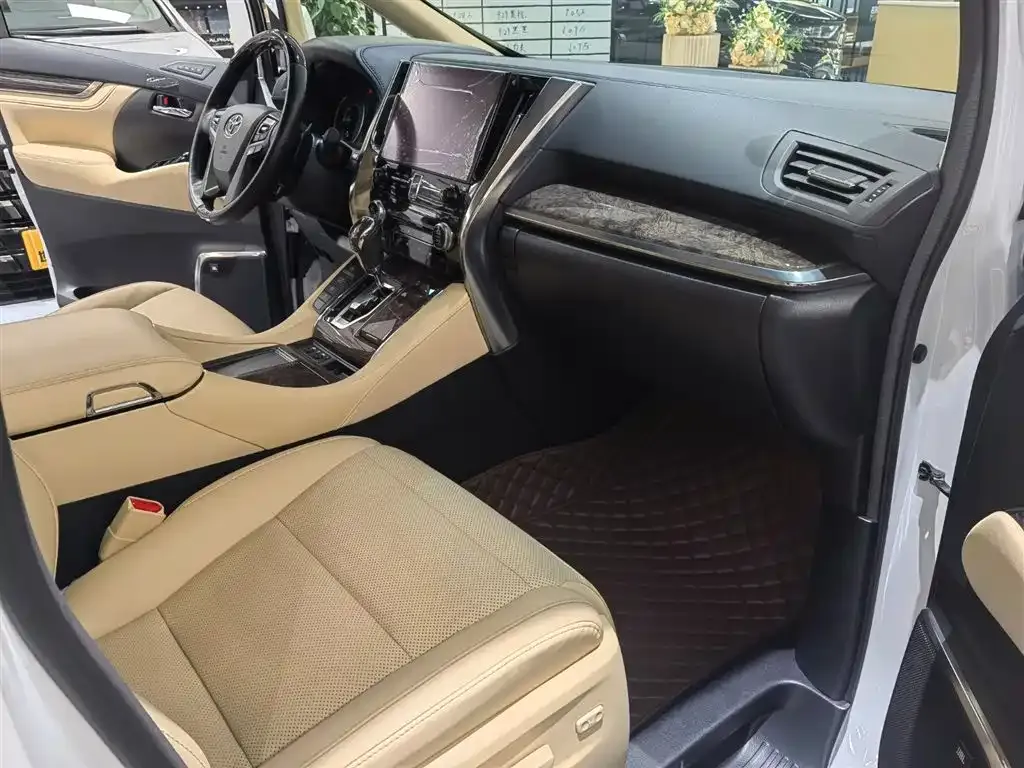 Toyota Vellfire 2023 из CN, фото 5