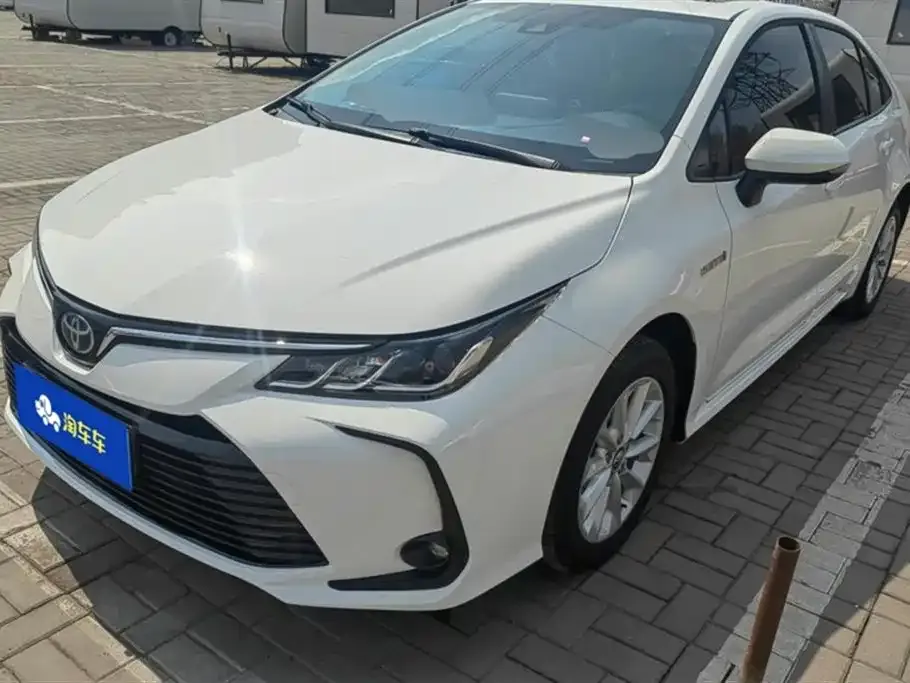 Toyota Corolla — фото 1