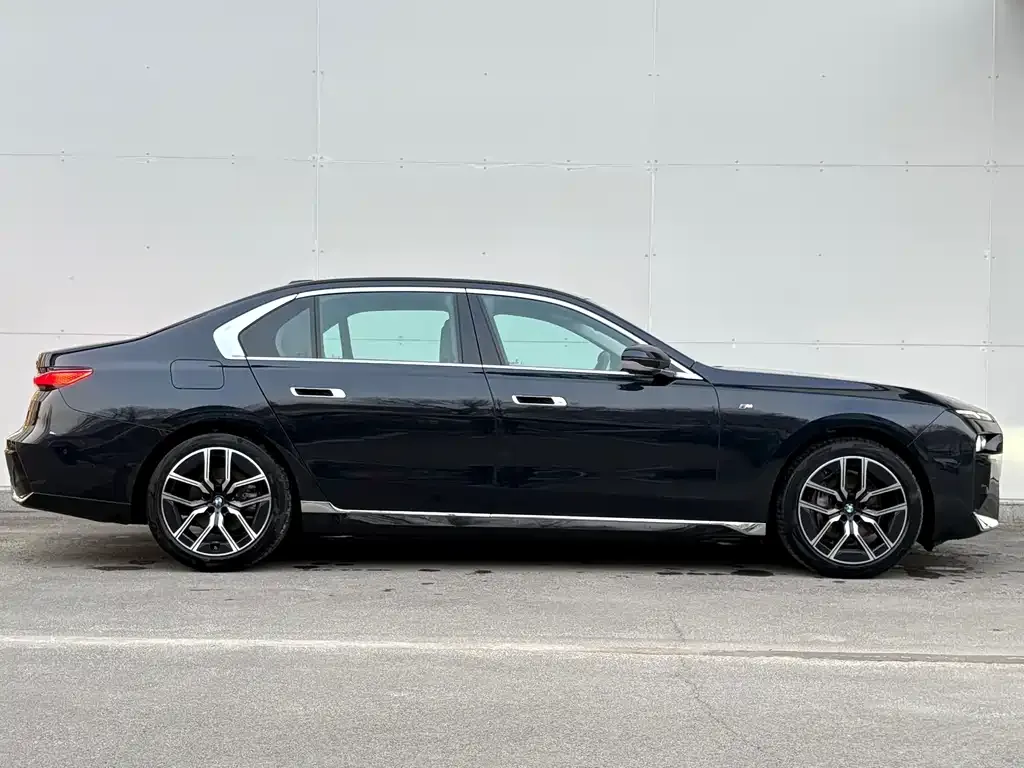 BMW 7 Series — фото 3