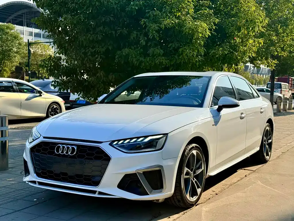 Audi A4L 2021 из CN, фото 1