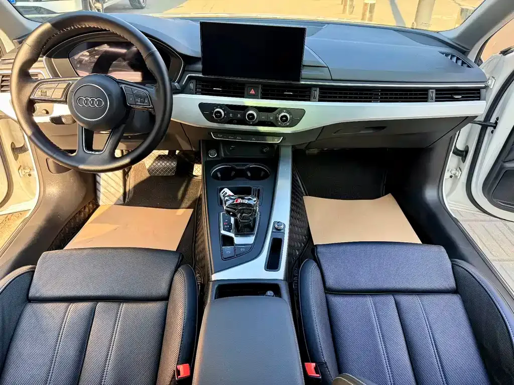 Audi A4L 2021 из CN, фото 5