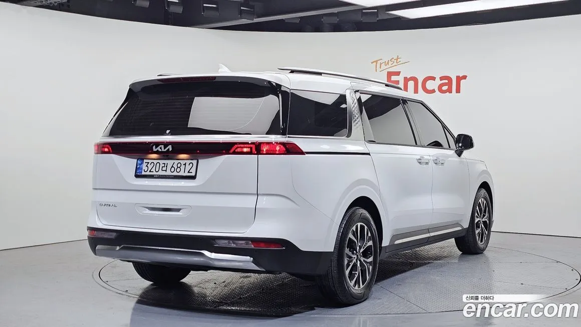 Kia Carnival 2023 из KR, фото 2