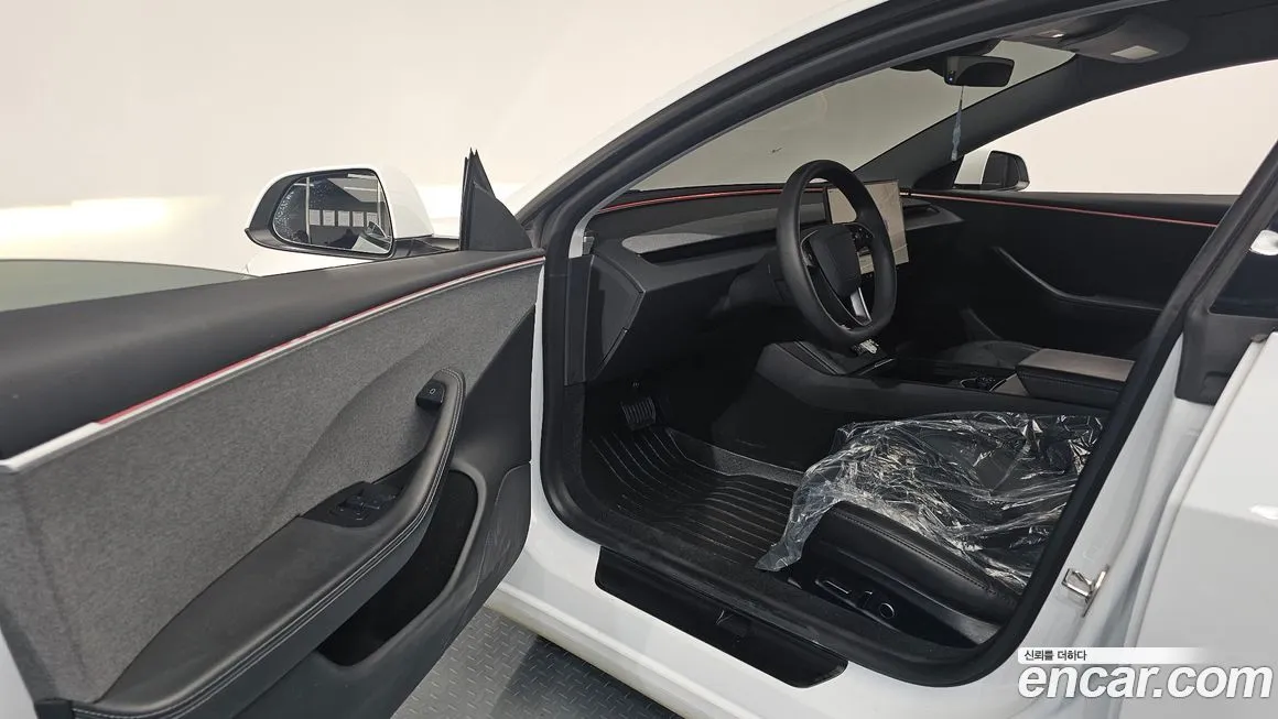 Tesla Model 3 2024 из KR, фото 9