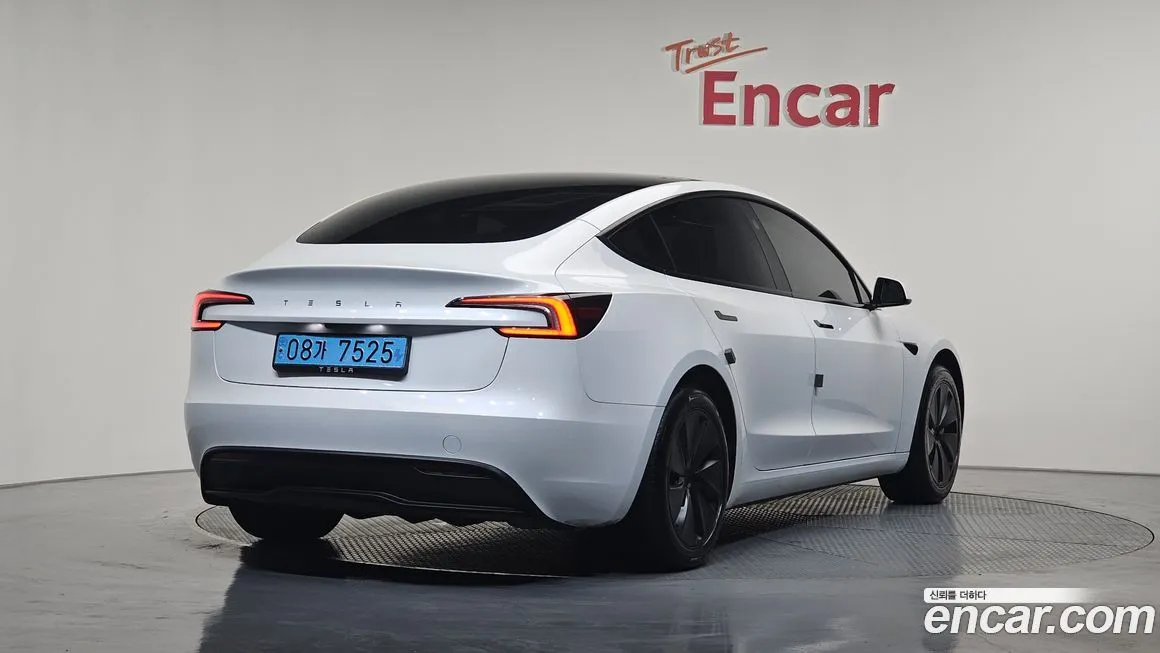 Tesla Model 3 2024 из KR, фото 3