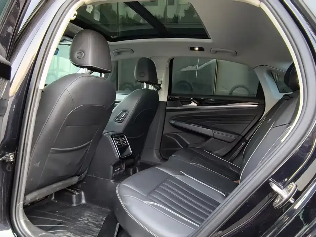 Volkswagen Passat — фото 5