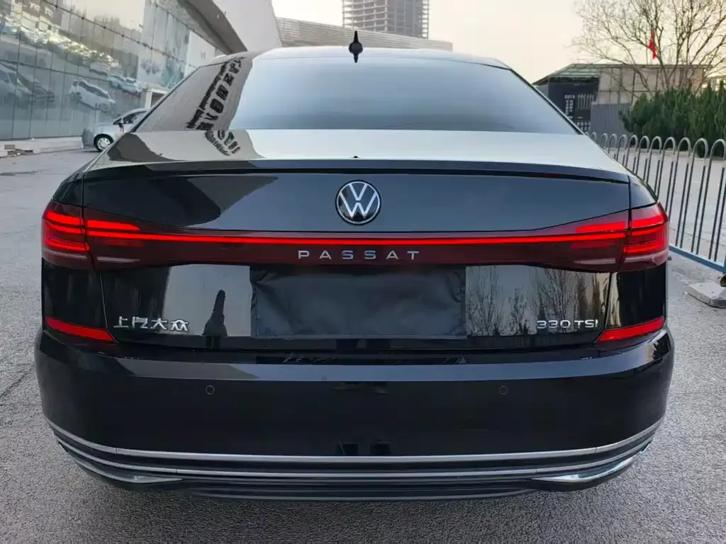 Volkswagen Passat — фото 7