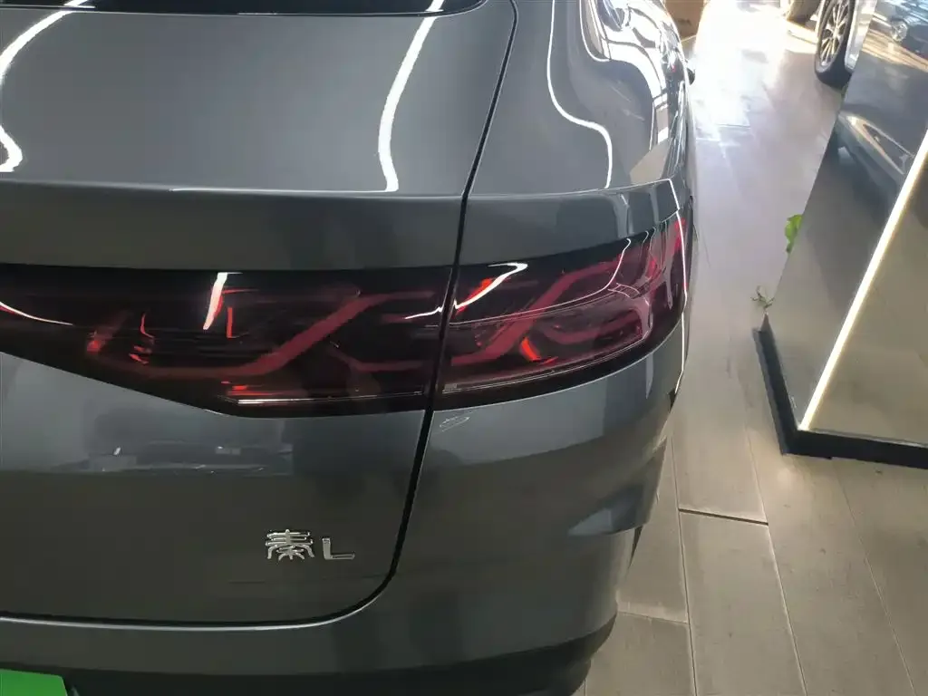 BYD Qin L — фото 10