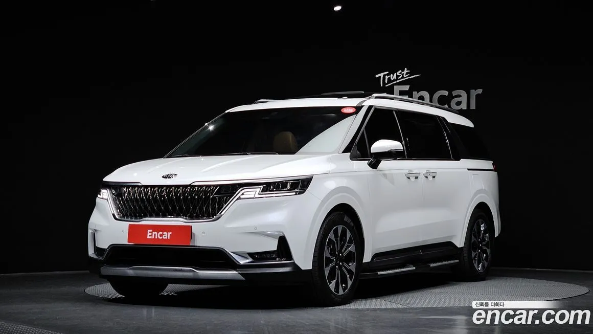 Kia Carnival — фото 1