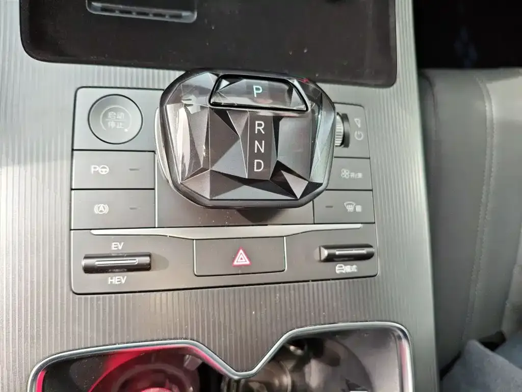 BYD L DM-i 2025 из CN, фото 6
