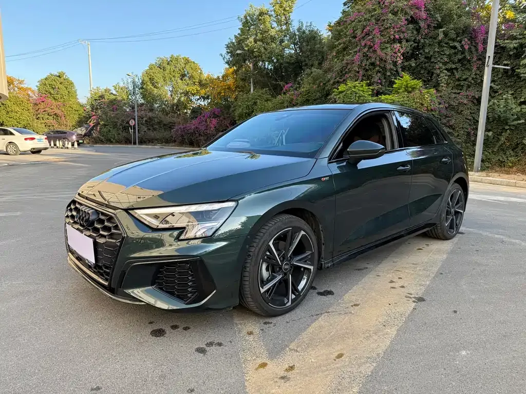 Audi A3 2023 из CN, фото 1
