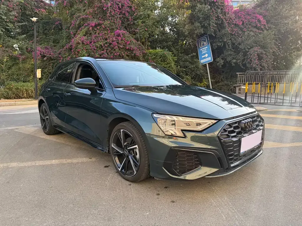 Audi A3 2023 из CN, фото 3