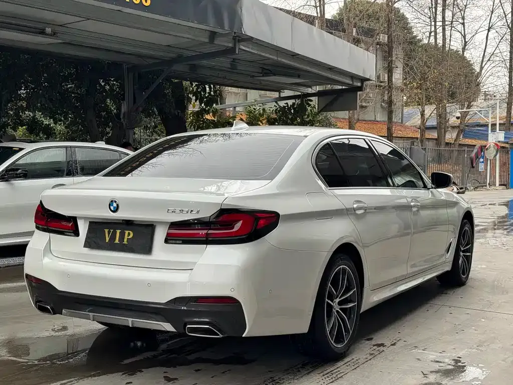 BMW 5 Series — фото 2