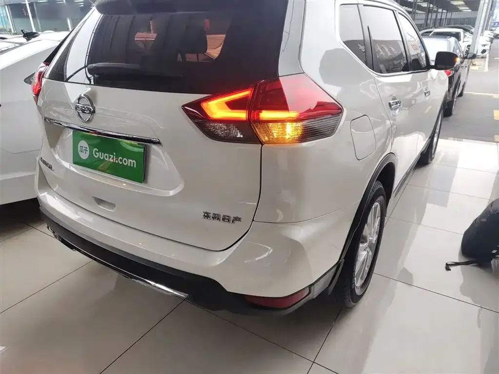 Nissan X-Trail — фото 10