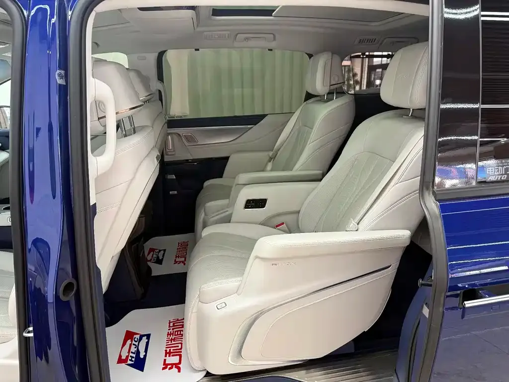 Buick GL8 Hybrid 2023 из CN, фото 3