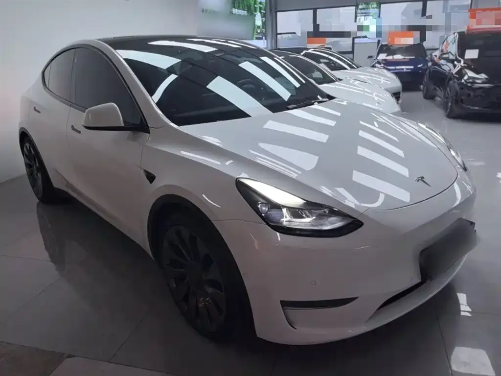 Tesla Model Y 2023 из CN, фото 2
