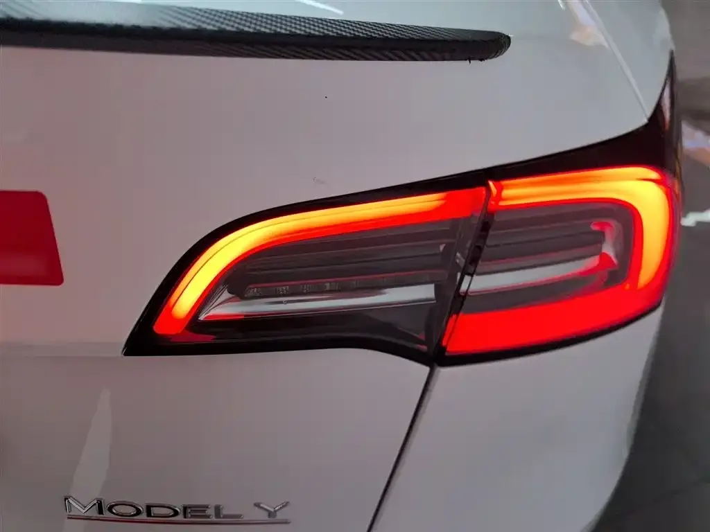 Tesla Model Y 2023 из CN, фото 8