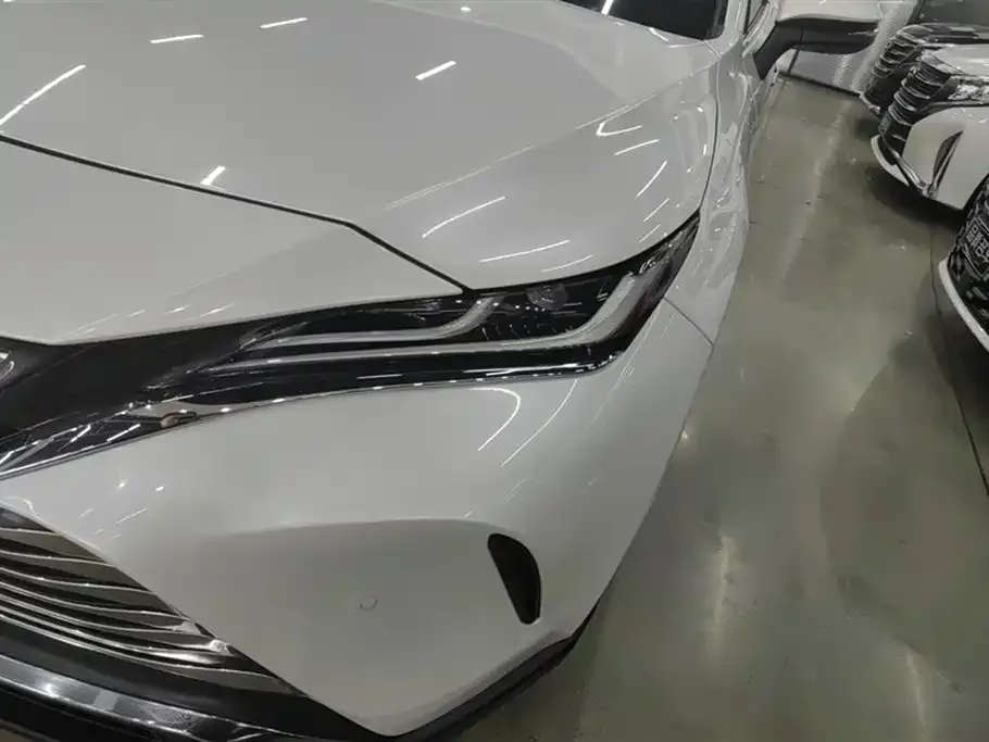 Toyota Harrier 2021 из CN, фото 2