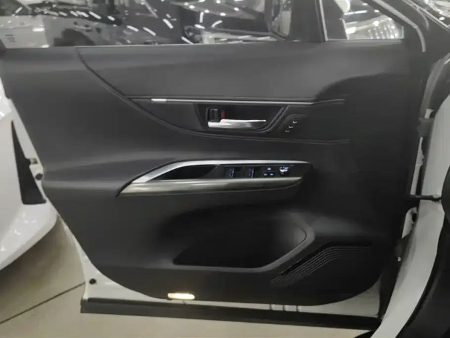 Toyota Harrier 2021 из CN, фото 5