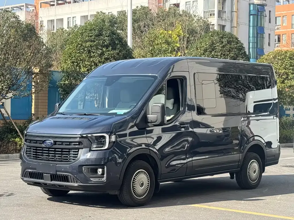 Ford Transit T8 2023 из CN, фото 1