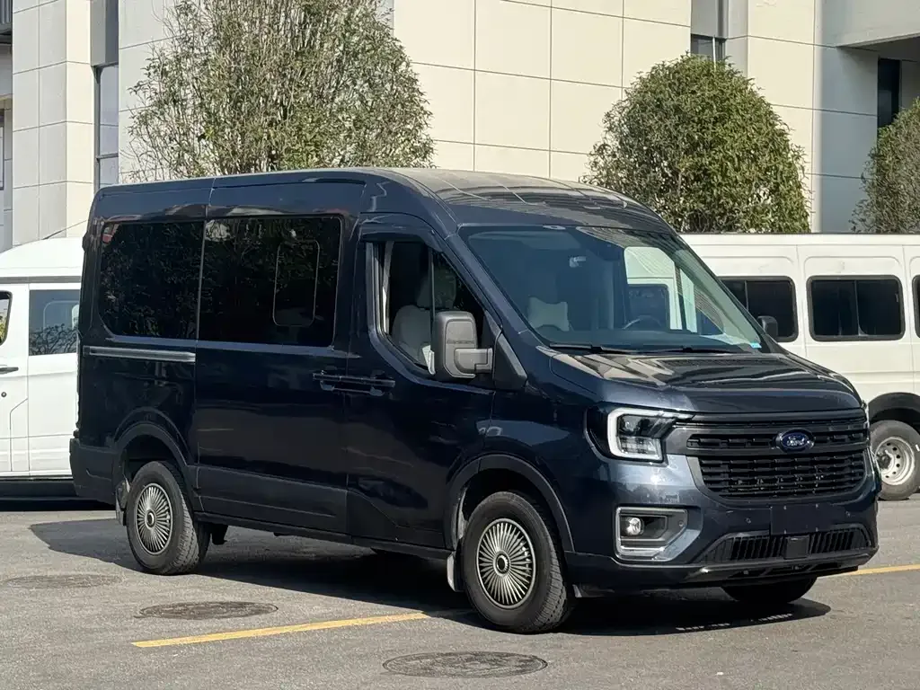 Ford Transit T8 2023 из CN, фото 6