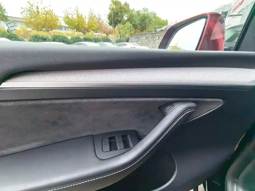 Tesla Model Y 2024 из CN, фото 9