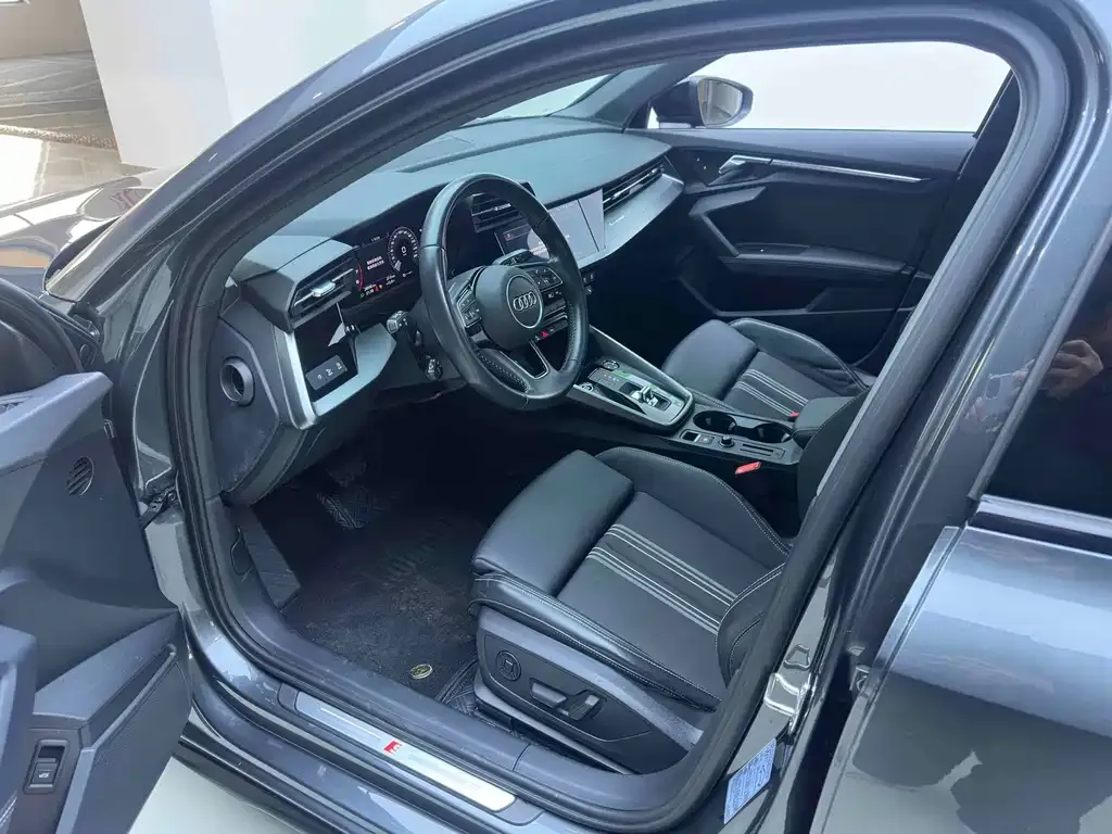 Audi A3 2023 из CN, фото 7