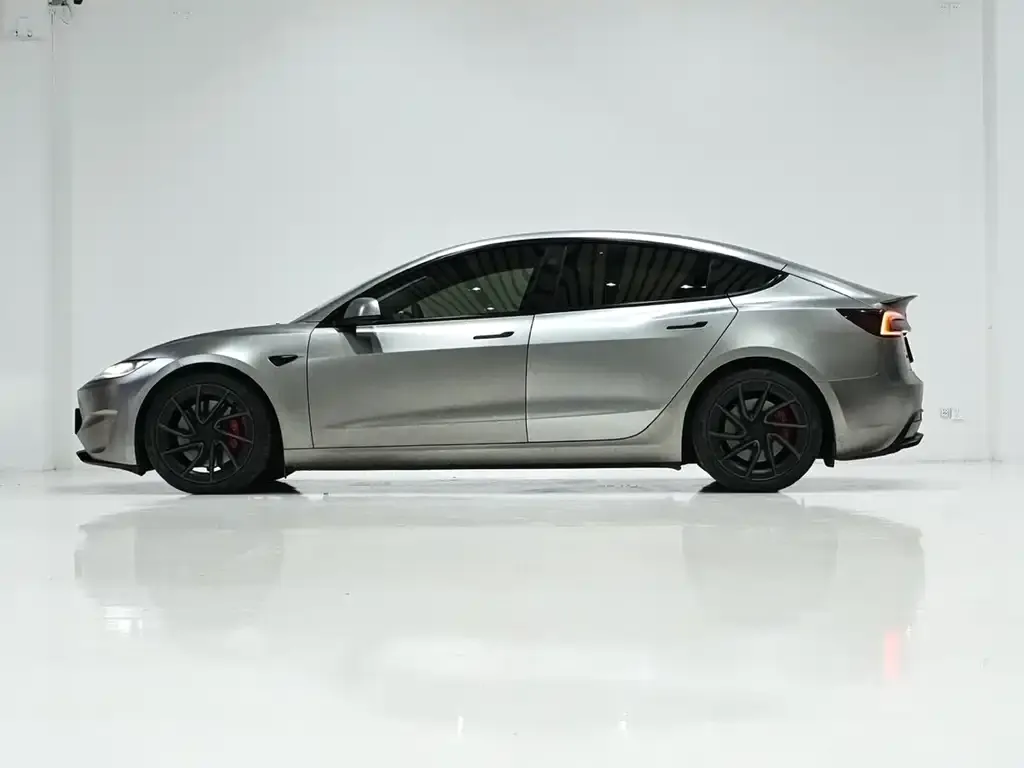 Tesla Model 3 2024 из CN, фото 2