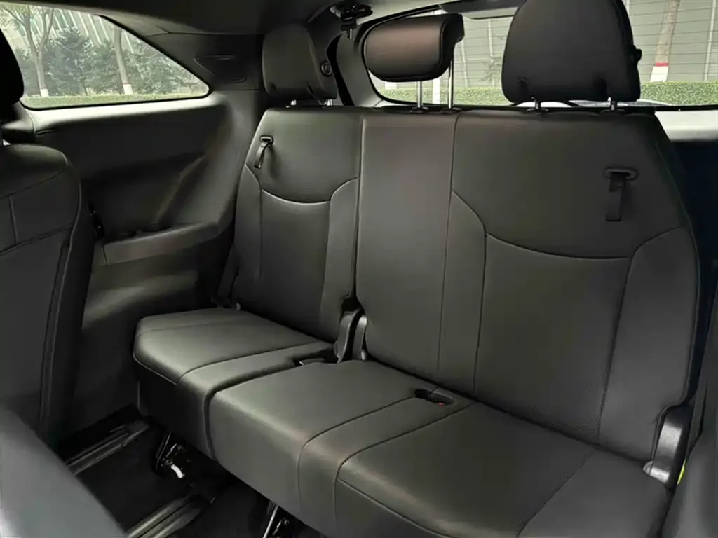 Toyota Granvia 2023 из CN, фото 9