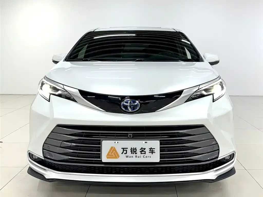 Toyota Sienna 2023 из CN, фото 5