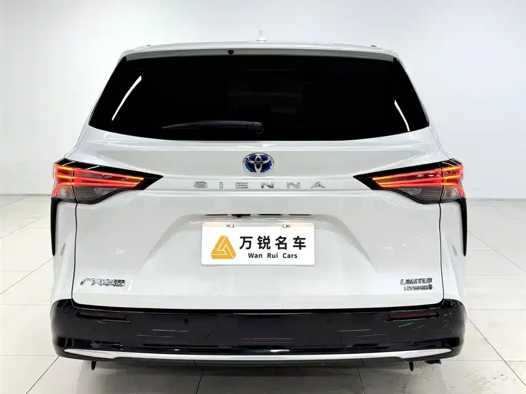 Toyota Sienna 2023 из CN, фото 4
