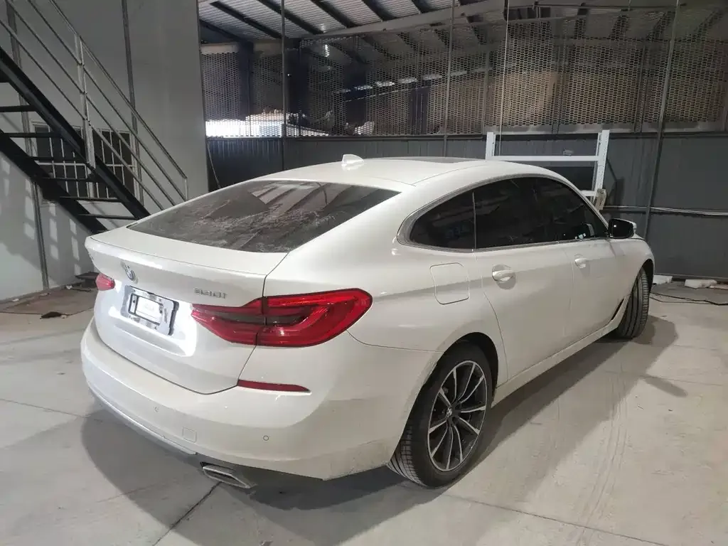 BMW 6 Series GT 2021 из CN, фото 2