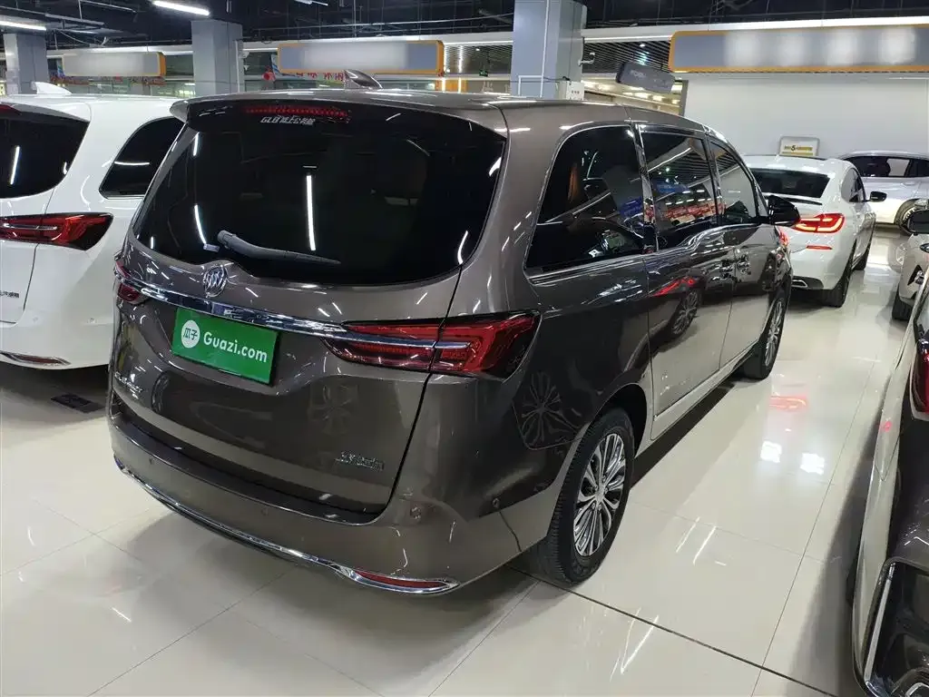 Buick GL8 2021 из CN, фото 2