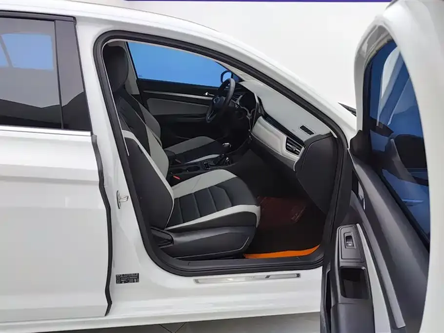 Volkswagen Bora 2024 из CN, фото 8