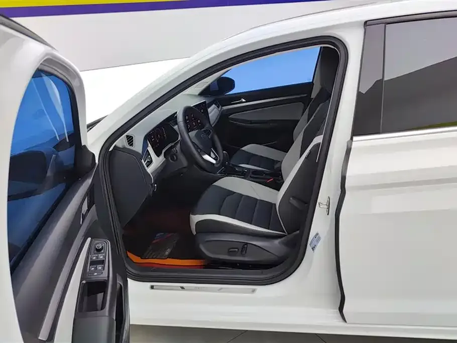 Volkswagen Bora 2024 из CN, фото 9