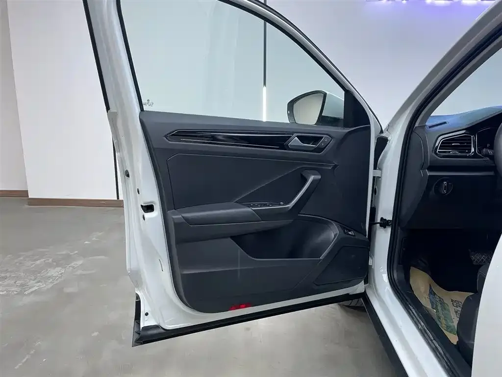 Volkswagen T-Roc 2021 из CN, фото 4