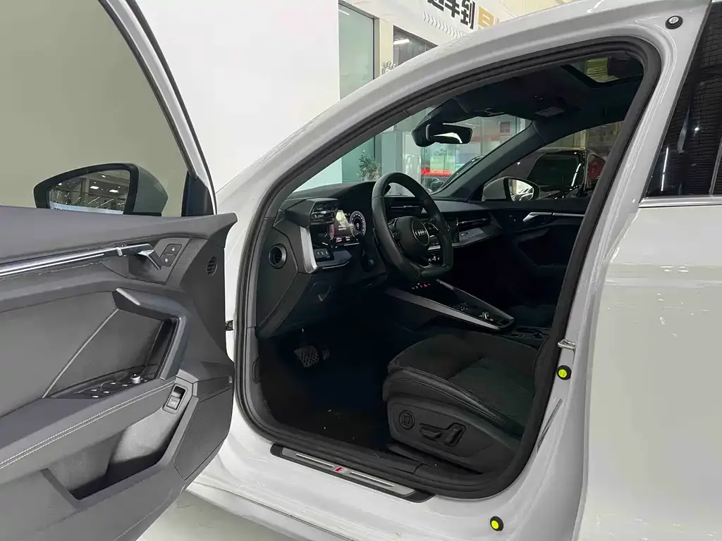 Audi A3 2022 из CN, фото 10