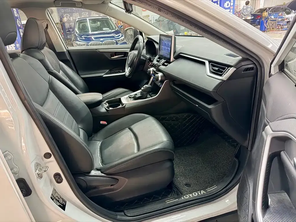 Toyota RAV4 2022 из CN, фото 4