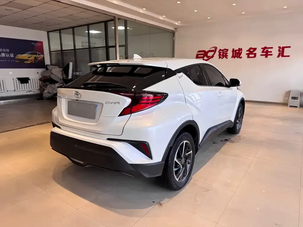 Toyota C-HR 2023 из CN, фото 3